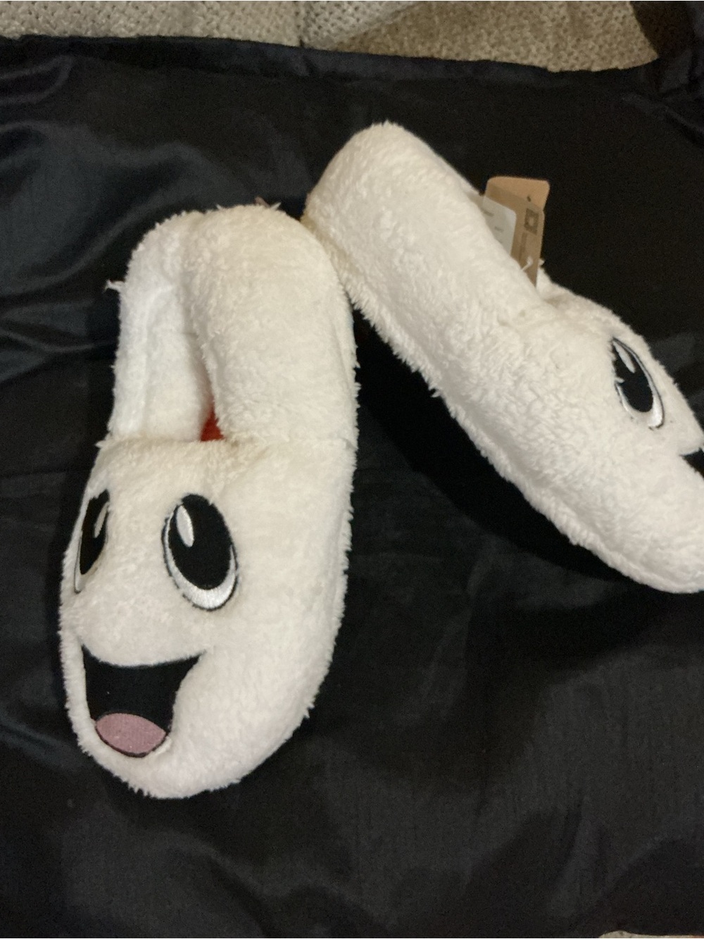 Plush White Emoji Slippers - Cute Smiling Face women 9 men 7/8 nwt